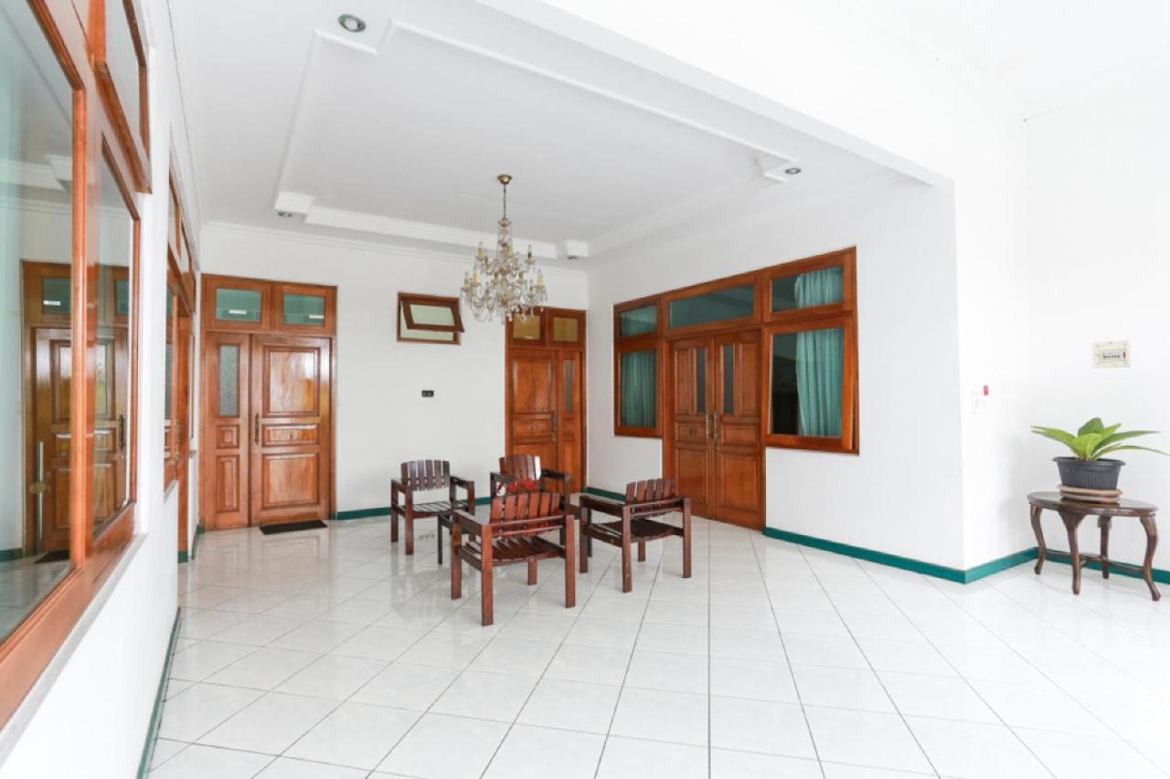 Reddoorz Syariah Near Alun Alun Magelang Bayeman Hotel Eksteriør billede